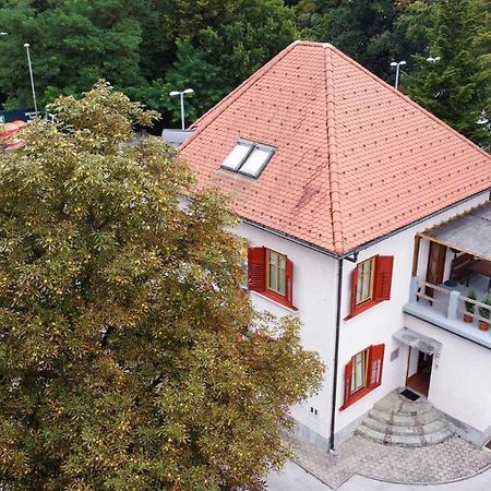 Triglav Apartment House Kranj Esterno foto